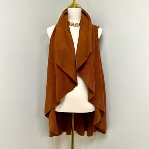 NWT WOMEN’S RUST COLORED SLEEVELESS CARDIGAN ONE SIZE